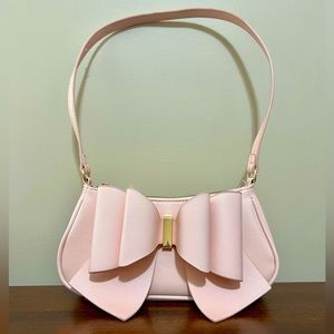 Pink Leather Shoulder/Crossbody bag with bow, made by Grossi, gold chain